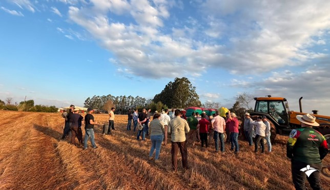 Santa Helena Sementes promove treinamento sobre plantabilidade em Caibaté (RS)