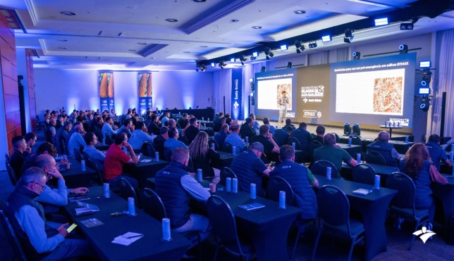 A Santa Helena Sementes realiza o Encontro Técnico de Silagem de Alta Qualidade, em Caxias do Sul.
